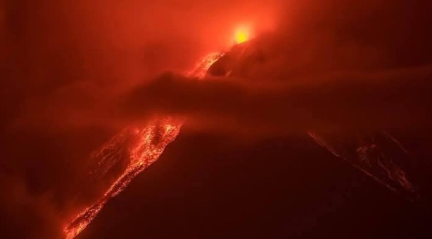 Fuego Yanardağı’nda patlama meydana geldi! 30 bin kişiye tahliye kapıda