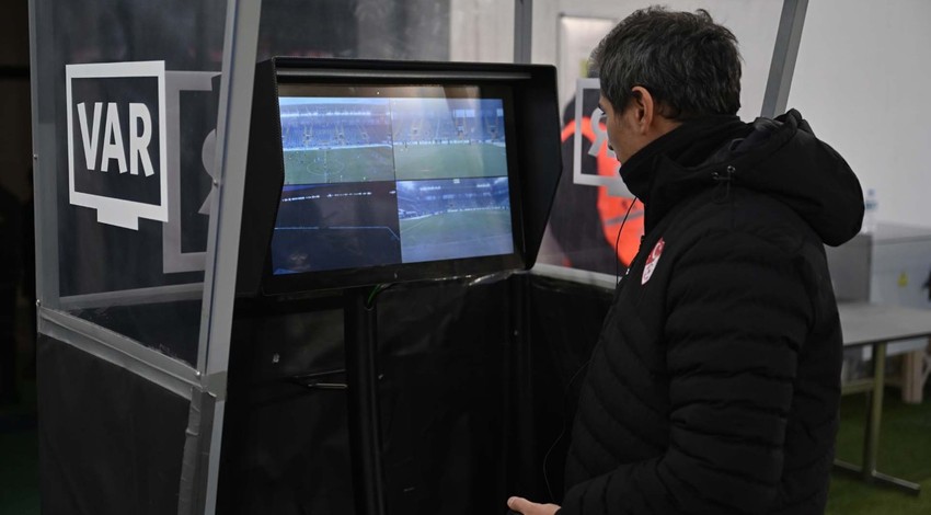 TFF duyurdu! Fenerbahçe- Samsunspor maçının VAR’ı belli oldu