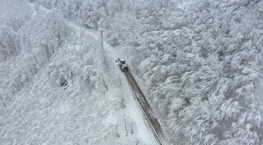 Ordu'nun yüksek kesimlerinde yoğun kar yağışı etkili oldu. Ekipler mücadele çalışmalarına yeniden başladı, bir günde 791 kilometre yolu ulaşıma açıldı