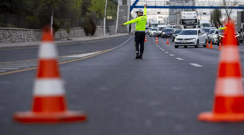İstanbul Valiliği'nden yeni karar! Saraçhane çevresindeki bazı yollar trafiğe kapatıldı
