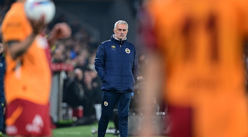 Fenerbahçe’de Jose Mourinho kırmızı kart gördü!