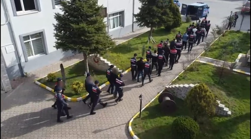 Sahte kadın profiliyle hesap açtılar! Tehdit ve şantajla milyonluk vurgun