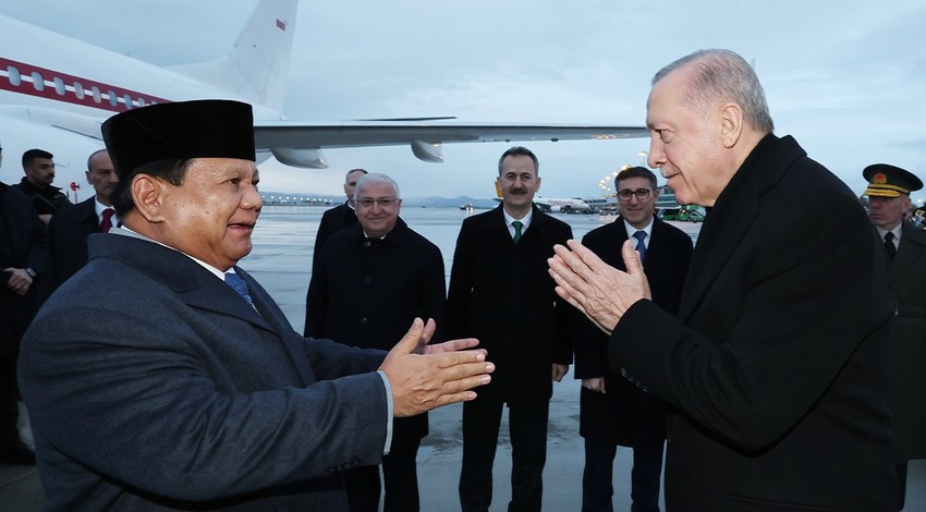 Cumhurbaşkanı Erdoğan, Endonezya Cumhurbaşkanı'nı resmi törenle karşıladı