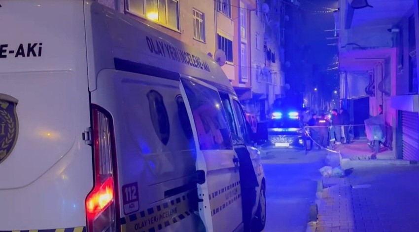 Küçükçekmece'de bir apartman dairesine silahlı saldırı
