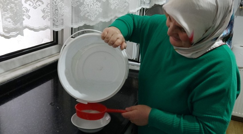 30 yıldır nisan ayında şifa bulmak için bunu yapıyor!