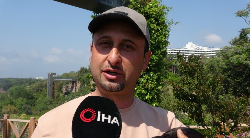 Amatör balıkçı Akdeniz açıklarında teknesiyle ilerliyordu. Bir anda çapasına doğru saldırı yapan hayvanı fark edince dehşete kapıldı