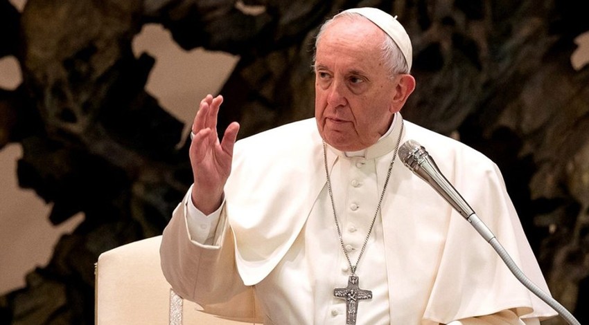 Vatikan, Papa Francis'in hayatını kaybettiğini açıkladı!