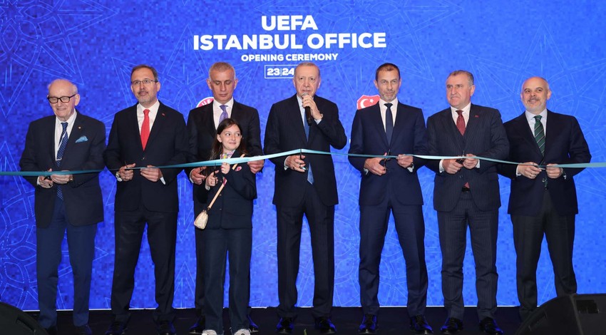 UEFA İstanbul Ofisi’nin açılışında dikkat çeken fotoğraf! Dursun Özbek ve Ali Koç detayı