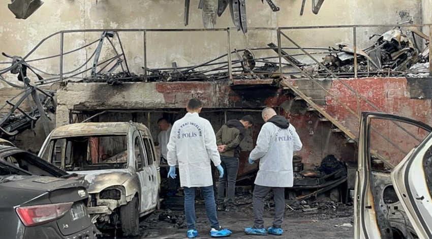 Tekirdağ'da korkutan yangın! İşyeri ve 6 otomobil küle döndü