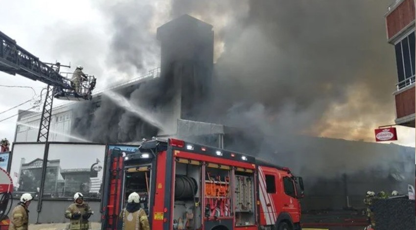 Sancaktepe'de fabrika yangını