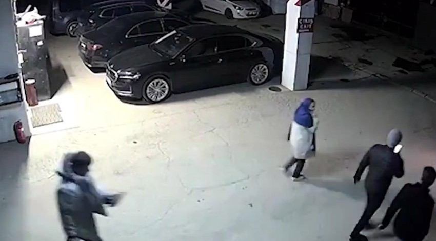Kartalkaya'daki yangın faciasında skandal görüntüler! Can pazarı sırasında araç kurtarmışlar