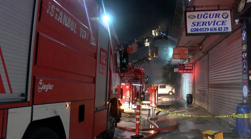 Zeytinburnu'nda korku dolu anlar! Sanayi sitesinde yangın: Peş peşe patlamalar yaşandı