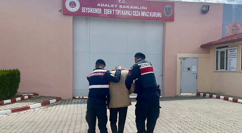 On ayrı suçtan aranan suç makinası JASAT operasyonuyla yakalandı
