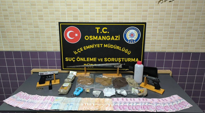 Bursa'da uyuşturucu ve silah ticareti operasyonu: 3 kişi tutuklandı