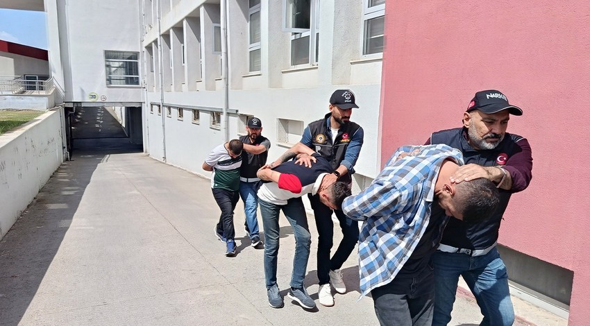 Adana'da dev narkotik operasyonu: Kilolarca uyuşturucu ele geçirildi! 53 tutuklama