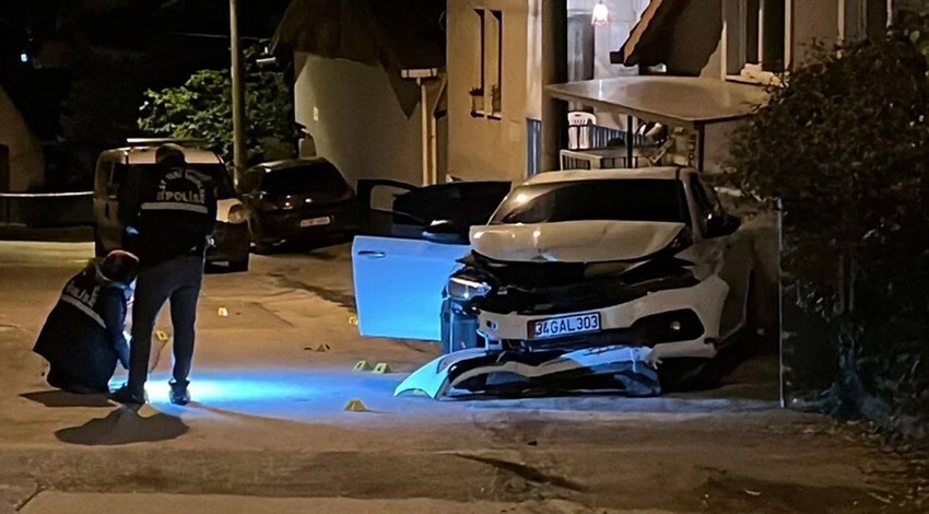 Kocaeli'de kanlı pusu: Seyir halindeyken silahlı saldırıya uğradı