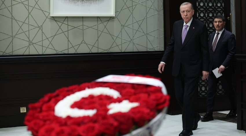 MHP Lideri Bahçeli’den Bakanlar Kurulu’na 102 gül! İşte notta yazan mesaj