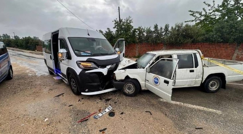 Bursa'da feci kaza: 1 kişi hayatını kaybetti, 2 kişi yaralandı!