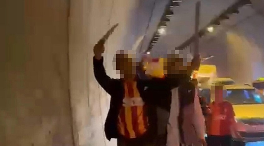 Döner bıçağıyla şampiyonluk kutlayan 2 kişi gözaltına alındı!