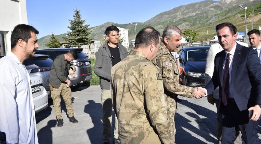 Bitlis’te göreve giden polisler kaza yaptı: Yaralılar var