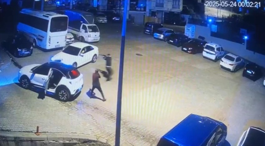 Önce takip etti sonra kalaşnikofla saldırdı! An be an kameraya yansıdı