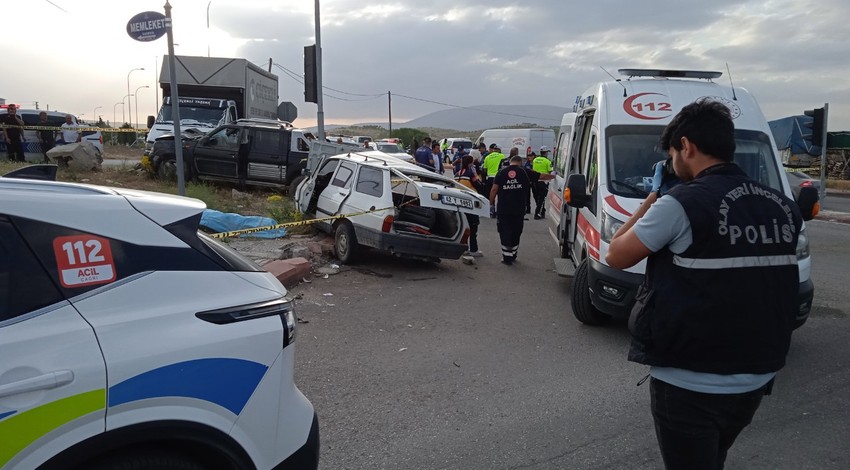Konya’da kahreden kaza! Otomobil hurdaya döndü: Yaşlı çift hayatını kaybetti