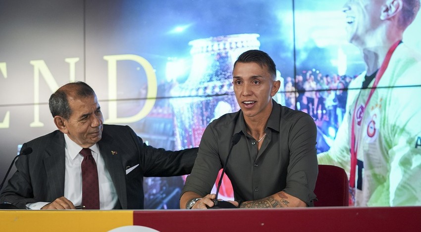 Efsane kaleci Muslera gözyaşları içinde Galatasaray'a veda etti!