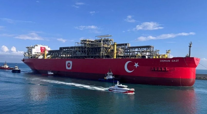 Doğalgaz üretim platformu Osman Gazi Filyos Limanı'na ulaştı