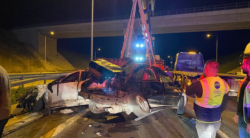 Kuzey Marmara'da feci kaza: Ortalık savaş alanına dödü! 4'ü çocuk 12 yaralı