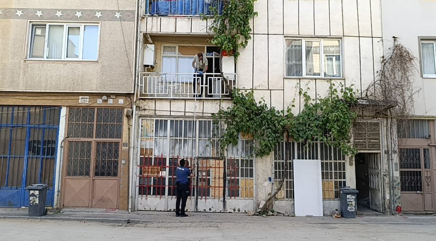 Bursa'da feci olay! Balkondan düşen bebek ağır yaralandı