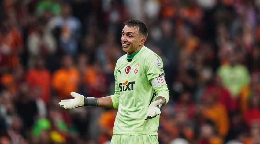 Galatasaray kaleci avında! Muslera sonrası yeni dönem başlıyor! Transfer listesindeki 5 isim belli oldu