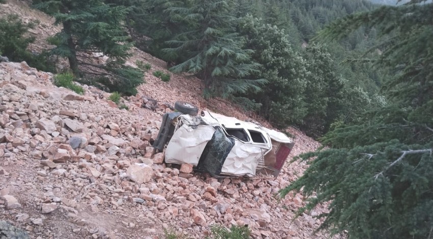 Yayla yolunda feci kaza! Kamyonet uçuruma yuvarlandı: Aynı aileden 3 ölü, 1 yaralı