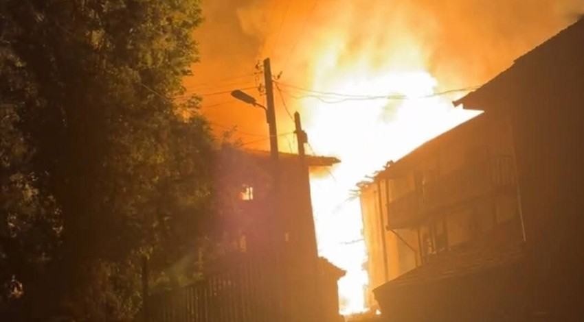 Ankara'da yangın; 5 ev kullanılamaz hale geldi