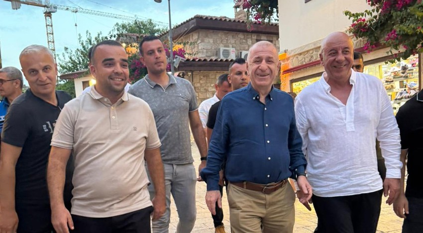 Ümit Özdağ, Antalya'da esnafla görüştü