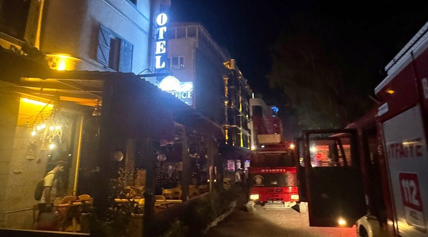 Erdek’te otelde yangın paniği: Konaklayan bir müşteri gözaltına alındı!