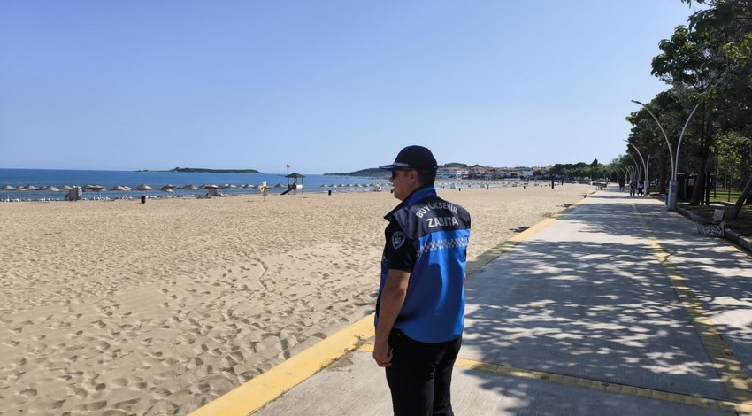 Kocaeli’de yaz sezonu başladı. Kandıra sahillerinde zabıta ekiplerinden sıkı denetim