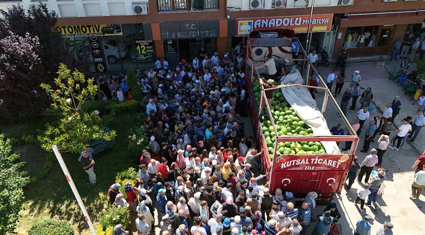 Vatandaşlar akın etti! 26 ton 45 dakikada tükendi