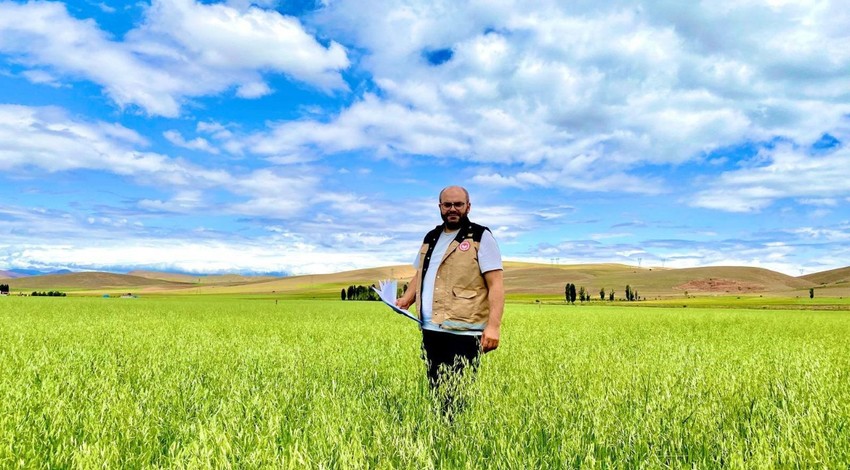 Bayburt’ta yem bitkileri ekim alanlarına sıkı denetim yapıldı. Tarlalarda birebir kontrol çalışmaları gerçekleşti