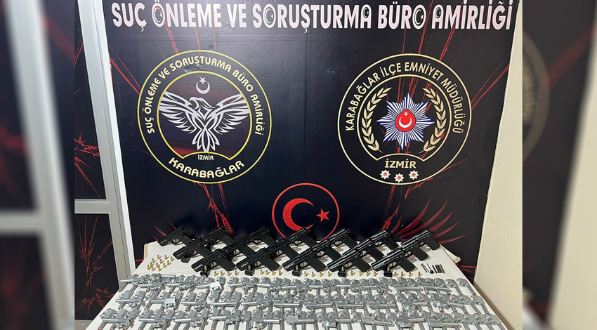 İzmir'de silah kaçakçılığı operasyonu: Baba ve 2 oğlu yakalandı!