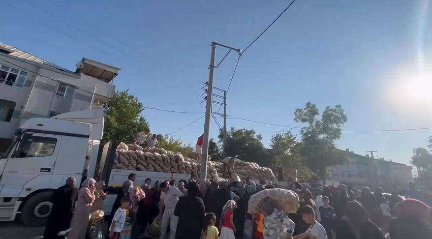 İsmini vermek istemeyen hayırseverden bir TIR dolusu yardım