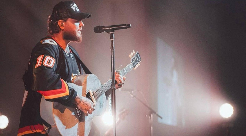 James Arthur İstanbul'a geliyor! Cem Adrian ve Yüksek Sadakat'la birlikte sahne alacak