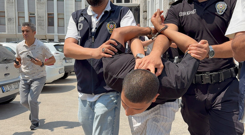 Mersin'de anne-kızı öldüren zanlı yurt dışına kaçma hazırlığındayken yakalandı