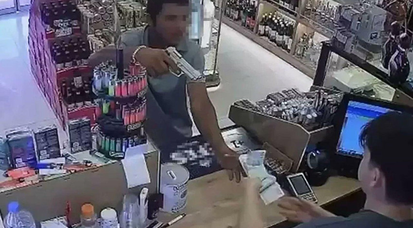 Tekirdağ’da kurusıkı dehşeti: Büfe soygunu güvenlik kamerasında