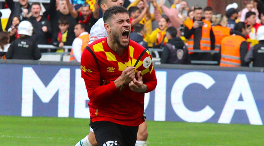 Süper Lig’de tarihi satış! Yıldız futbolcu 25 milyon euroya transfer oldu