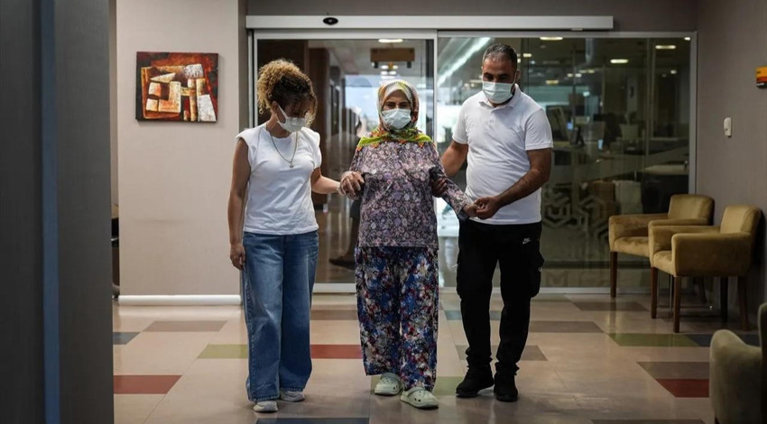 İzmir'de yürekleri ısıtan olay: Gelininin fedakarlığıyla hayata tutundu