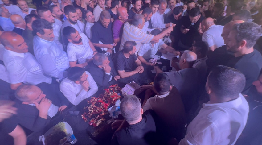 Düğünde takılan altın ve para dudak uçuklattı!