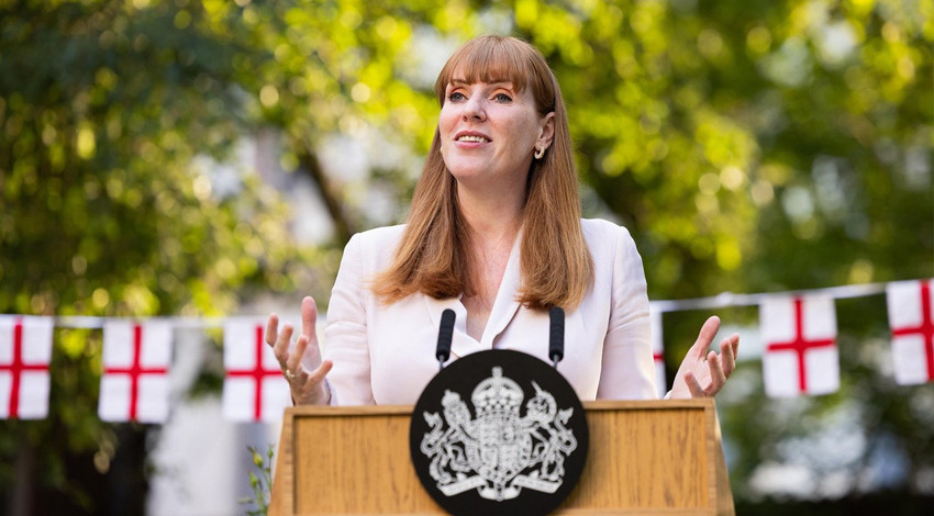 Avrupa ülkesinde kriz: Skandalın merkezindeki isim istifa etti!