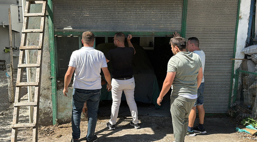 Türkiye'de tek! 44 sene sır gibi garajda saklandı: Dudak uçuklatan fiyata satıldı