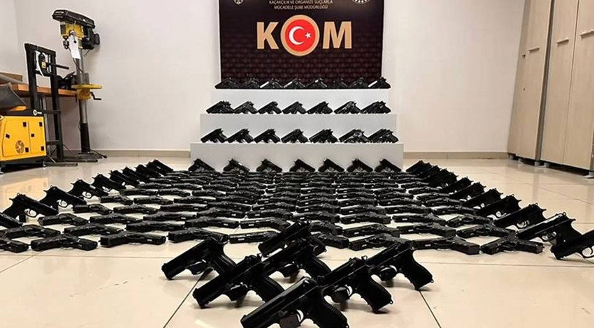 81 ilde dev operasyon: Bin 867 ruhsatsız silah ele geçirildi