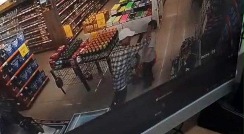 Markette yürekleri sızlatan olay: Otizmli çocuğa yaptığı pes dedirtti! Önce gözaltına alındı, sonra serbest bırakıldı